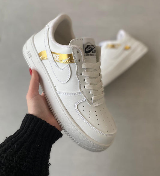 NIKE DUNK