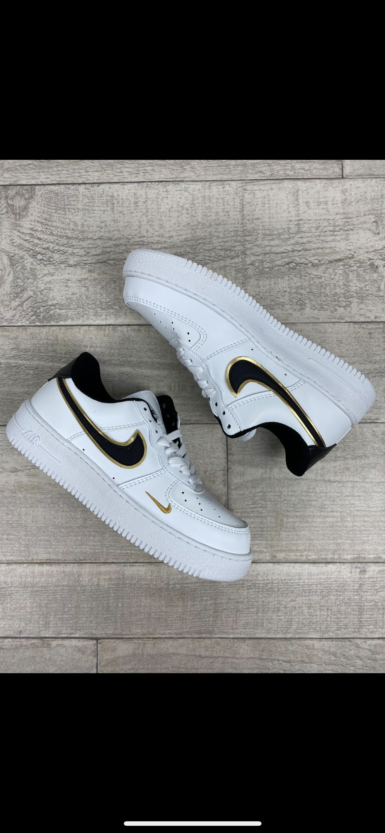 NIKE DUNK