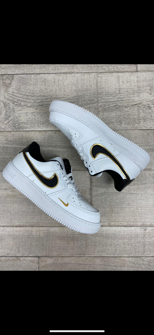 NIKE DUNK