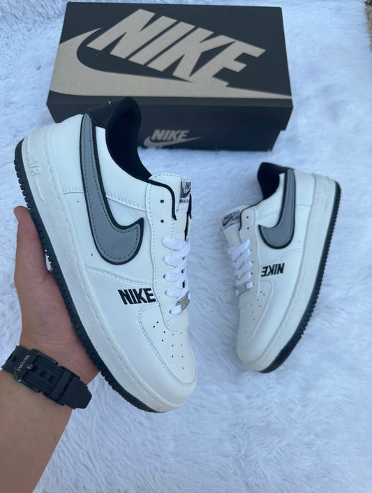 NIKE DUNK