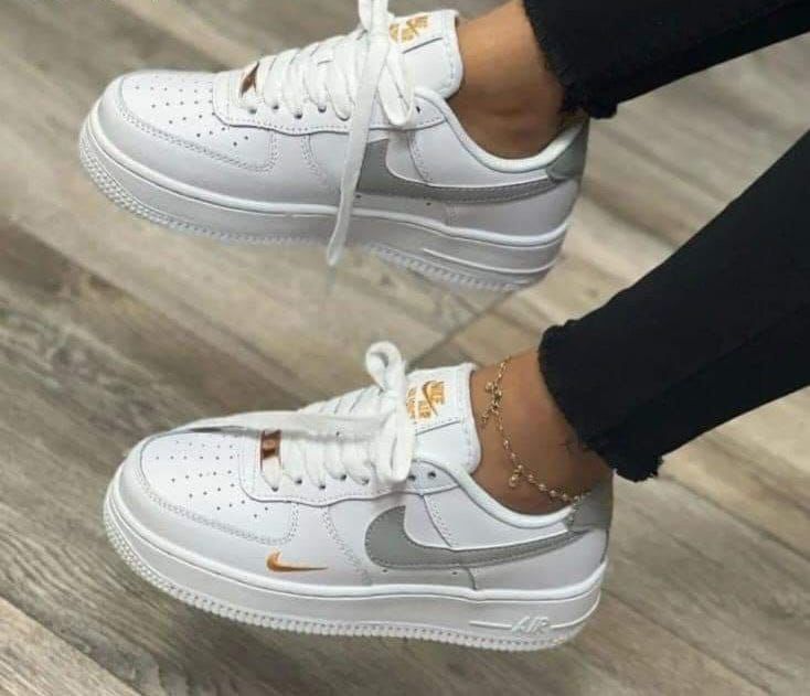 NIKE DUNK