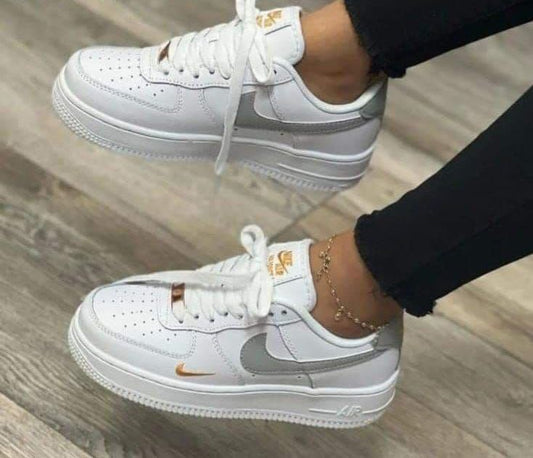 NIKE DUNK