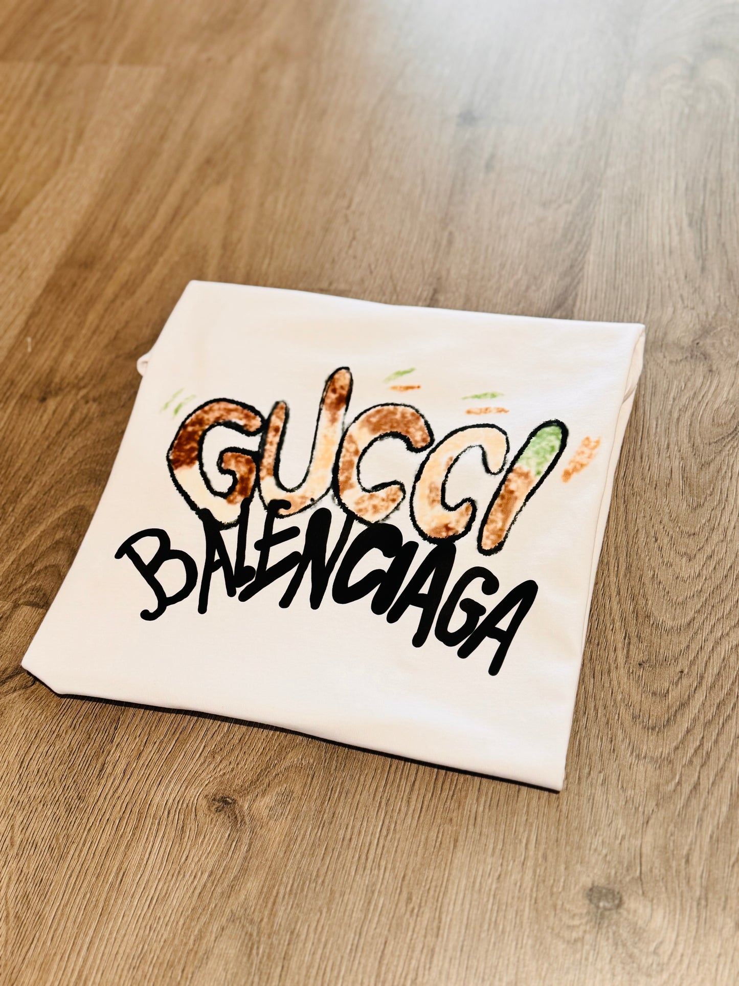 CAMISETA GUCCI BALENCIAGA