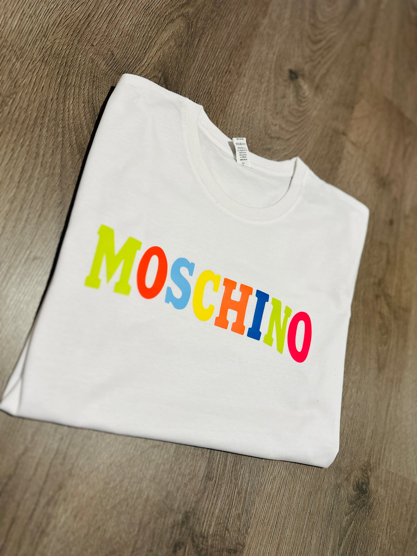 CAMISETA MOSCHINO COLORINES NEW