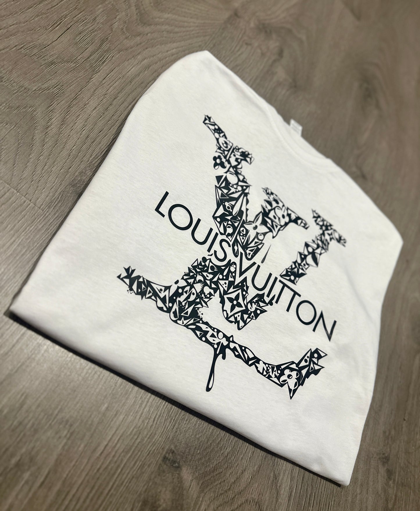 CAMISETA LV Figuras