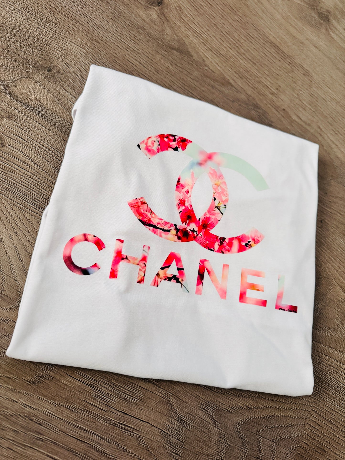 CAMISETA CHANNEL FLORES