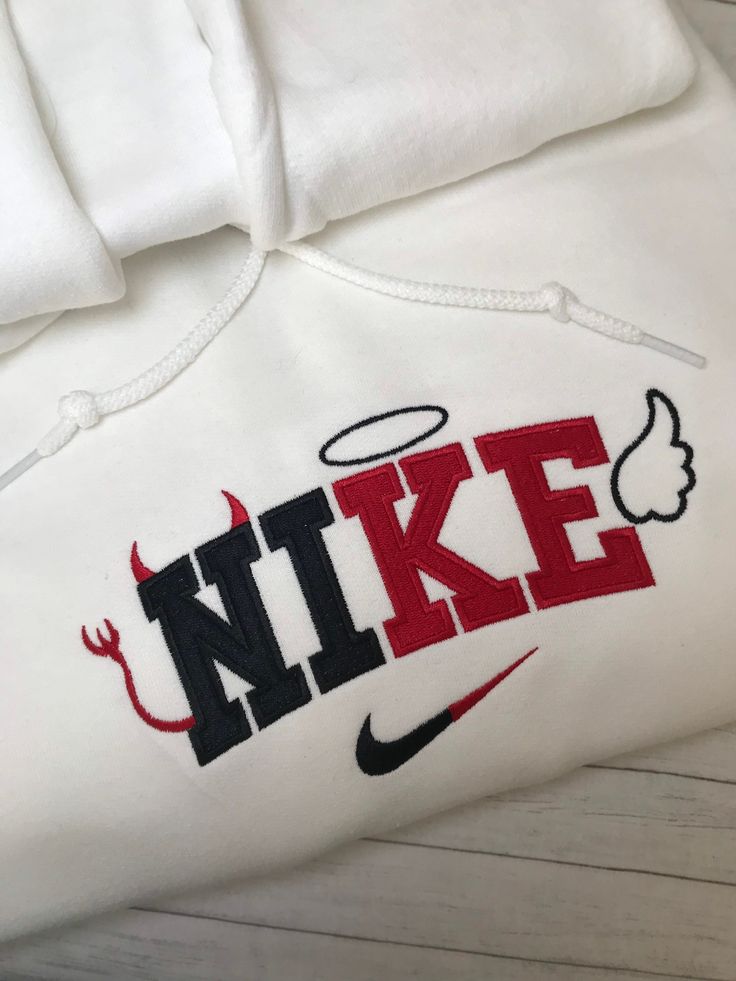 SUDADERA BORDADA N6