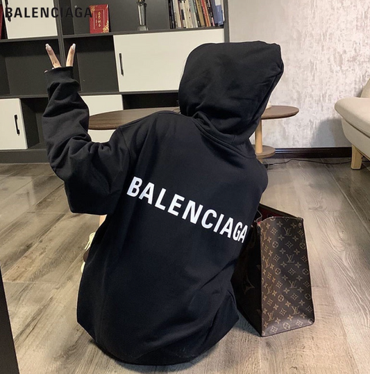 SUDADERA CON CAPUCHA BALENCIAGA 4